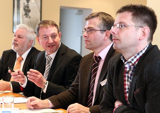 Gespräch im Dämmstoffhandel (Foto: nnz) Gespräch im Dämmstoffhandel (Foto: nnz)