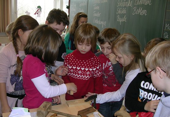 Tischlerberuf vorgestellt (Foto: Julia Sappelt) Tischlerberuf vorgestellt (Foto: Julia Sappelt)