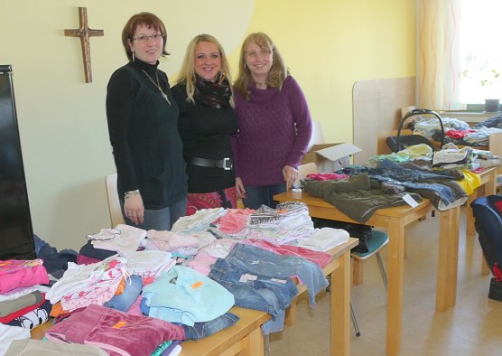 Kleiderbörse (Foto: Ilka Kühn) Kleiderbörse (Foto: Ilka Kühn)