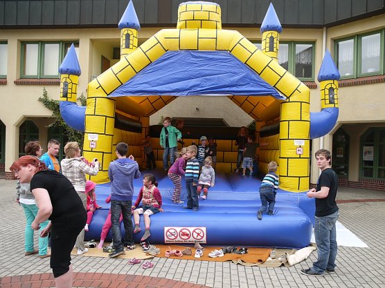 Neue H&uuml;pfburg (Foto: Ilka K&uuml;hn)