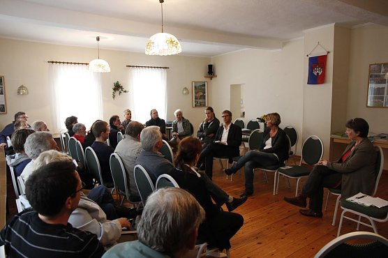 Energierunde in Asbach-Sickenberg (Foto: Christian Darr)