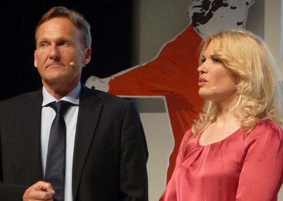 Watzke und Moderatorin Jessica Kastrop (Foto: nnz) Watzke und Moderatorin Jessica Kastrop (Foto: nnz)