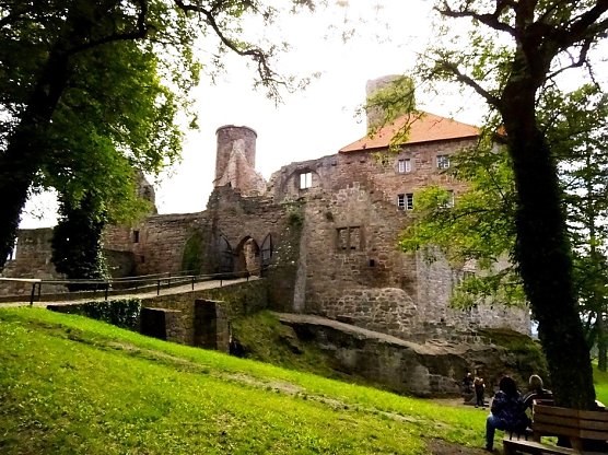 Burgruine Hanstein (Foto: Ilka Kühn) Burgruine Hanstein (Foto: Ilka Kühn)