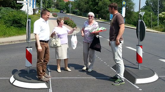 Künftig sicher über die Straße (Foto: Stadtverwaltung) Künftig sicher über die Straße (Foto: Stadtverwaltung)