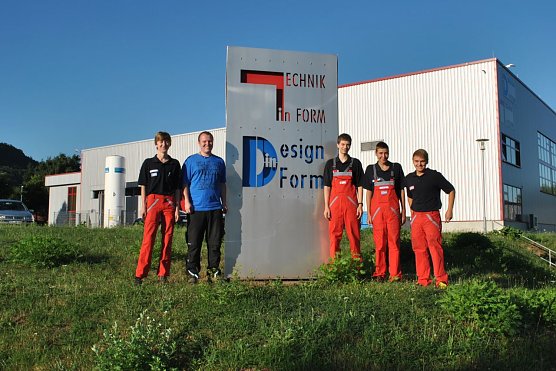 Neue Azubis bei Technik in Form (Foto: Uwe B&ouml;tticher)