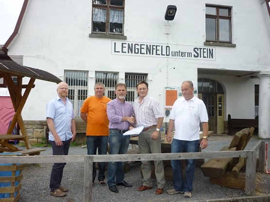 Übergabe Baugenehmigung (Foto: Ulrike Theune) Übergabe Baugenehmigung (Foto: Ulrike Theune)