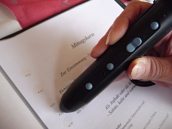 Sprechende Speisekarte (Foto: Blindenverband)