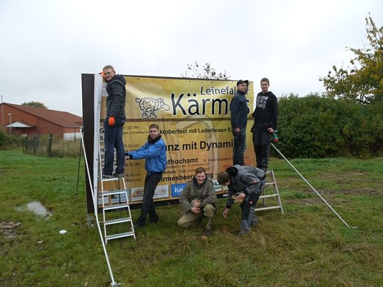 Kirmesvorbereitung (Foto: Ilka Kühn) Kirmesvorbereitung (Foto: Ilka Kühn)