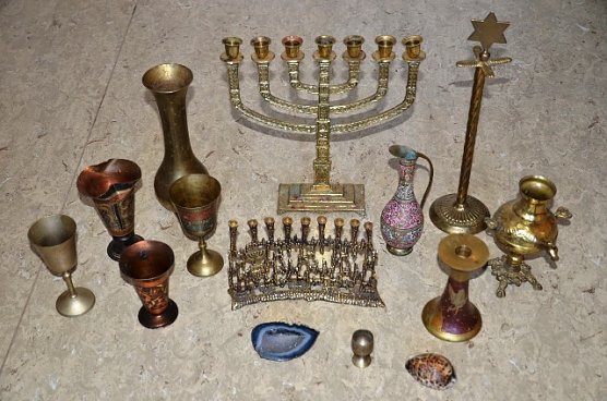 Sakrale Gegenstände (Foto: Polizei Duderstadt) Sakrale Gegenstände (Foto: Polizei Duderstadt)