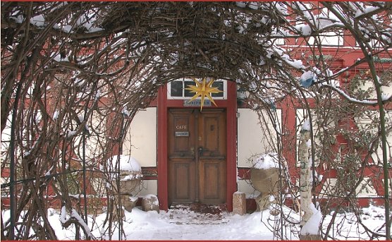 Weihnachtsmarkt mit Kunstmarkt (Foto: Gerlinde Gräfin von Westphalen) Weihnachtsmarkt mit Kunstmarkt (Foto: Gerlinde Gräfin von Westphalen)