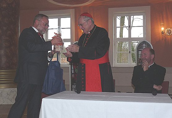 Kardinal Meisner in Sondershausen (Foto: Karl-Heinz Herrmann)