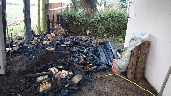 Feuer in Kleingartenanlage (Foto: Daniel Kunze)