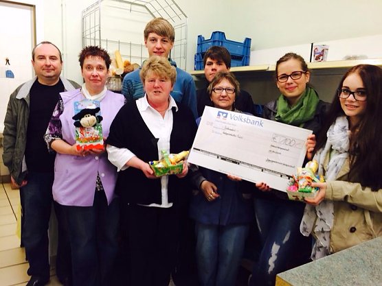 Spende für Heiligenstädter Tafel (Foto: Olaf Schäfer) Spende für Heiligenstädter Tafel (Foto: Olaf Schäfer)