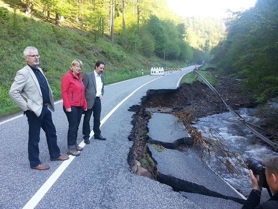 Inge Klaan an der B81 zwischen Netzkater und Rothesütte (Foto: Peter Stefan Greiner) Inge Klaan an der B81 zwischen Netzkater und Rothesütte (Foto: Peter Stefan Greiner)