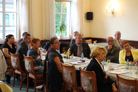 engagiertes Publikum in der Neanderklinik (Foto: Angelo Glashagel)