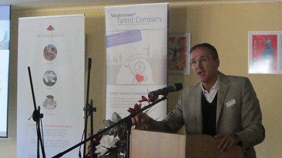 "Spatenstich" für das neue Projekt (Foto: Michael Fuhlrott) "Spatenstich" für das neue Projekt (Foto: Michael Fuhlrott)