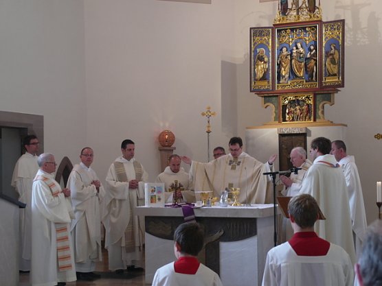 Nachprimiz von Pater Gregor (Foto: Ilka K&uuml;hn)