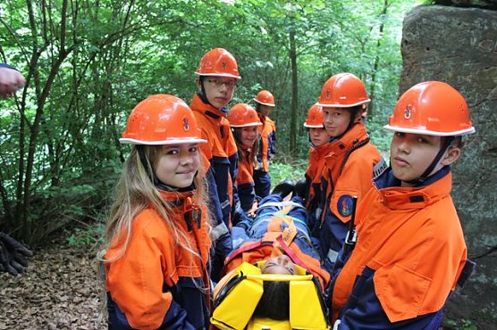 &Uuml;bung Personenrettung (Foto: Feuerwehr Heiligenstadt)