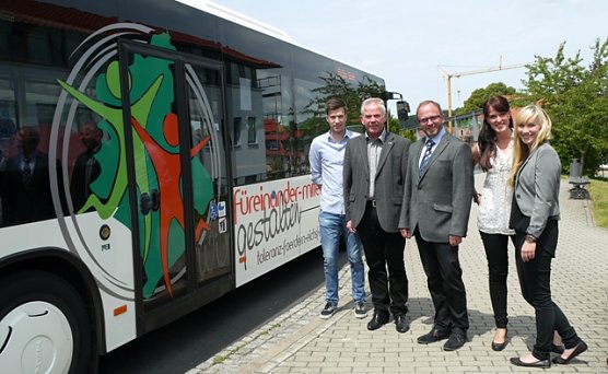 Bus mit Werbung (Foto: Ilka K&uuml;hn)