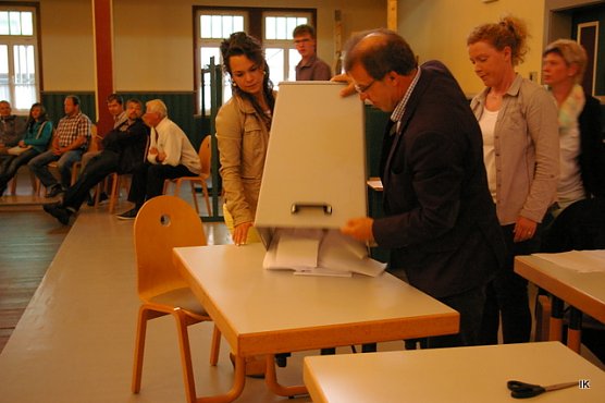 Stimmausz&auml;hlung (Foto: Ilka K&uuml;hn)