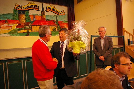 Dank an ehemaligen Ortsteilb&uuml;rgermeister (Foto: Ilka K&uuml;hn)