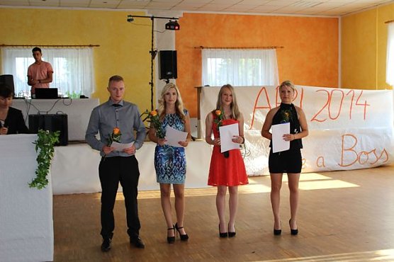 Zeugnisausgabe SBBS (Foto: SBBS)