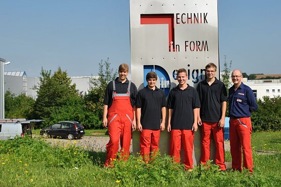 Neue Azubis (Foto: Uwe Bötticher) Neue Azubis (Foto: Uwe Bötticher)