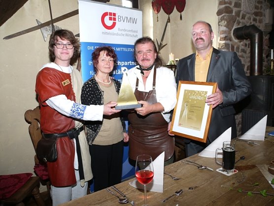 Nach der Auszeichnung (Foto: Ilka K&uuml;hn)