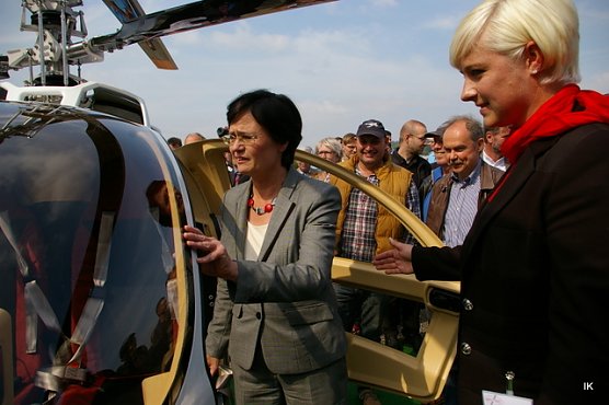 Am Hubschrauber (Foto: Ilka Kühn) Am Hubschrauber (Foto: Ilka Kühn)