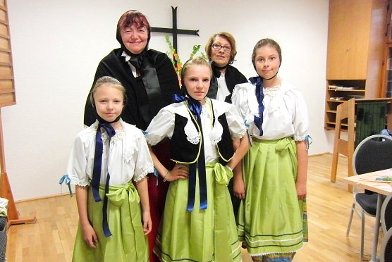 In neuen (alten) Trachten (Foto: Ilka Kühn) In neuen (alten) Trachten (Foto: Ilka Kühn)