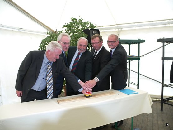 Symbolische Inbetriebnahme (Foto: Ilka Kühn) Symbolische Inbetriebnahme (Foto: Ilka Kühn)