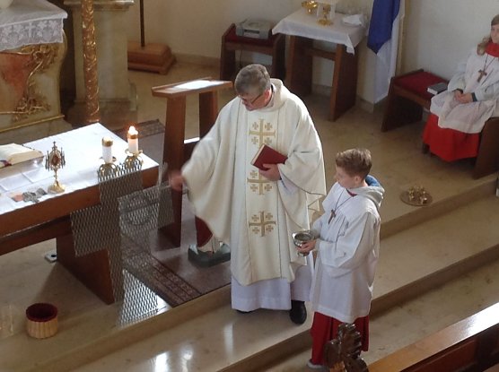 Segnung des Kreuzes (Foto: Privat) Segnung des Kreuzes (Foto: Privat)