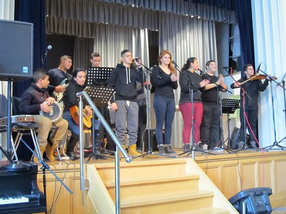 Auftritt im Gymnasium (Foto: Ulrike Plath) Auftritt im Gymnasium (Foto: Ulrike Plath)