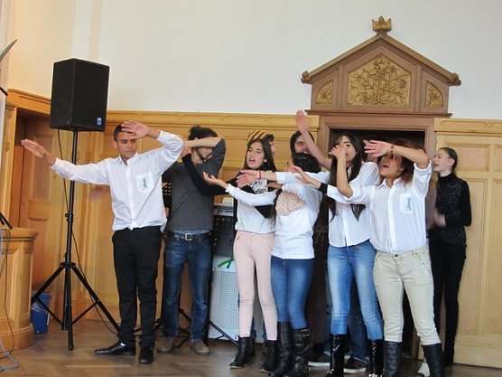 Auftritt im Gymnasium (Foto: Ulrike Plath) Auftritt im Gymnasium (Foto: Ulrike Plath)