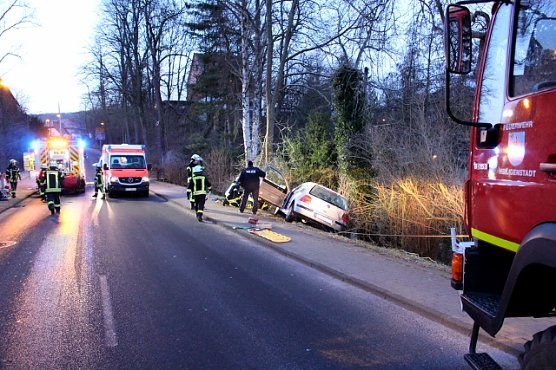 Unfall am Leineberg (Foto: Feuerwehr Heiligenstadt) Unfall am Leineberg (Foto: Feuerwehr Heiligenstadt)