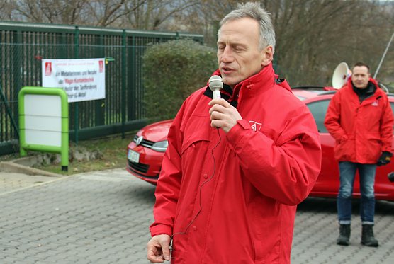 Warnstreik bei WAGO Sondershausen (Foto: Karl-Heinz Herrmann) Warnstreik bei WAGO Sondershausen (Foto: Karl-Heinz Herrmann)