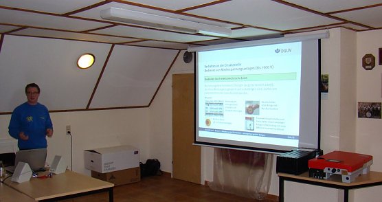 Vortrag bei Feuerwehr (Foto: Markus Janitzki)