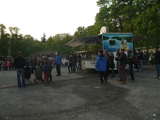 Maifeuer am B&auml;renpark (Foto: Ilka K&uuml;hn)