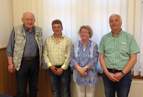 CDU-Ortsverband Beuren/Westhausen - die Gewählten (Foto: Gerhard Martin) CDU-Ortsverband Beuren/Westhausen - die Gewählten (Foto: Gerhard Martin)