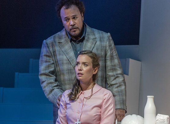 L&aacute;zaro Calder&oacute;n (Faust), Tijana Grujić (Margarethe) (Foto: Roland Obst)