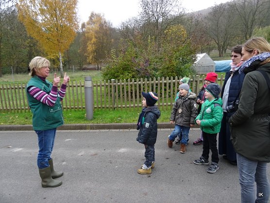 Bettina Rothert erklärt (Foto: Ilka Kühn) Bettina Rothert erklärt (Foto: Ilka Kühn)