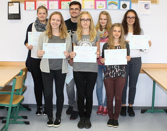 Zertifikat erhalten (Foto: E. Thiele) Zertifikat erhalten (Foto: E. Thiele)