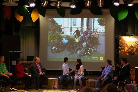 Übergabe Naturparkplan (Foto: Uwe Müller) Übergabe Naturparkplan (Foto: Uwe Müller)