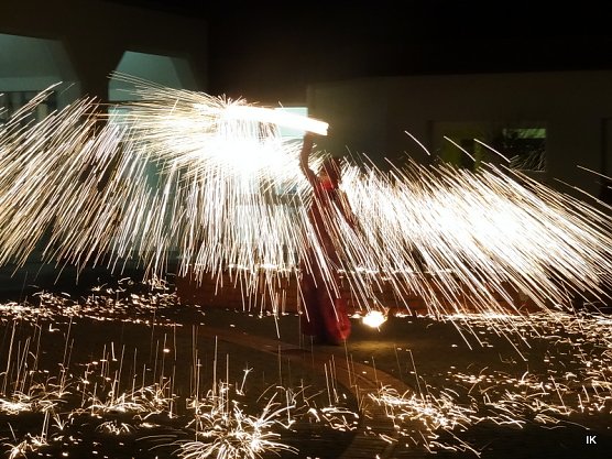 Feuershow (Foto: Ilka Kühn) Feuershow (Foto: Ilka Kühn)