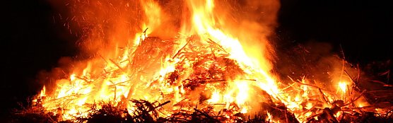 Osterfeuer (Foto: Feuerwehr Heiligenstadt) Osterfeuer (Foto: Feuerwehr Heiligenstadt)
