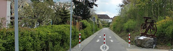 Unstrut-Werra-Radweg übergeben (Foto: Karl-Heinz Herrmann) Unstrut-Werra-Radweg übergeben (Foto: Karl-Heinz Herrmann)