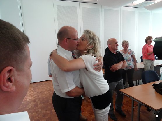 Ehefrau gratuliert (Foto: Ilka K&uuml;hn)