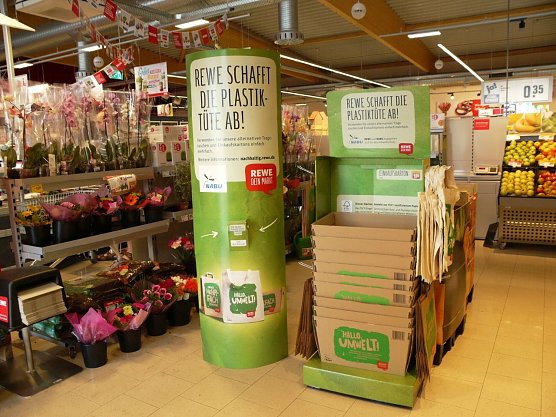 Kampf den Plastikt&uuml;ten (Foto: Ilka K&uuml;hn)