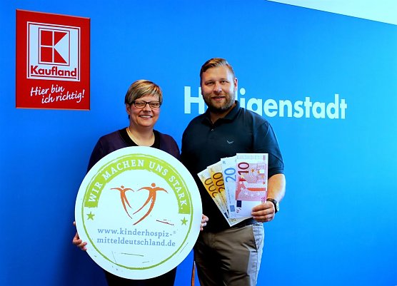 Julia Glahn, Betriebsratsvorsitzende beim Kaufland-Fleischwerk & Stephan Masch, Leiter Kommunikation beim Kinderhospiz (Foto: Masch)