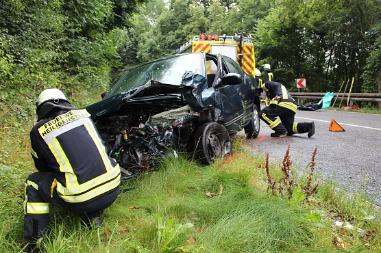 Unfall Geisleden (Foto: Feuerwehr Heiligenstadt) Unfall Geisleden (Foto: Feuerwehr Heiligenstadt)